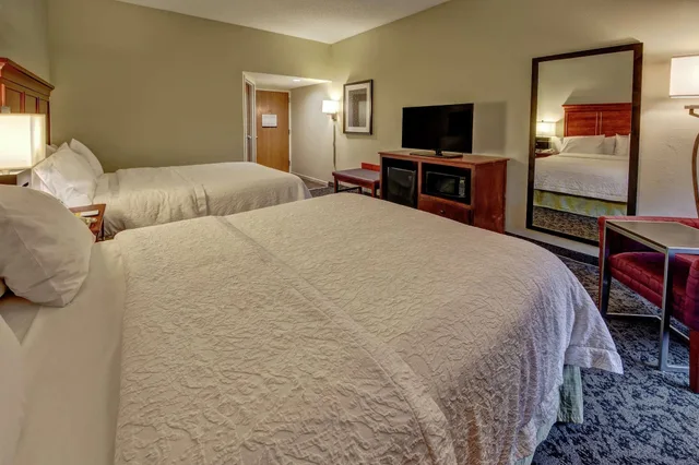 Room, Multiple Beds, Accessible، Hampton Inn By Hilton Charlotte Matthews 1/4