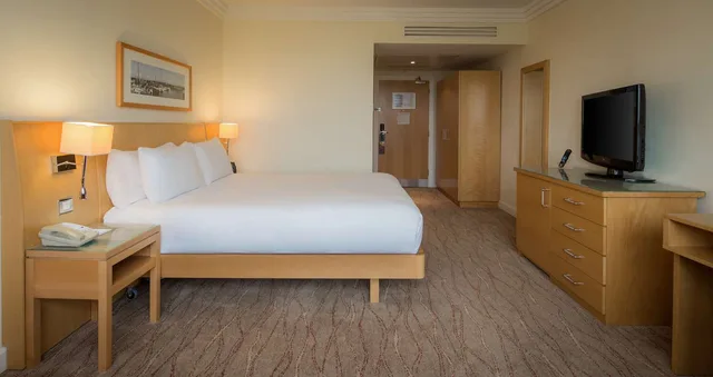 غرفة بسرير مزدوج، Hilton Dublin Airport 2/6