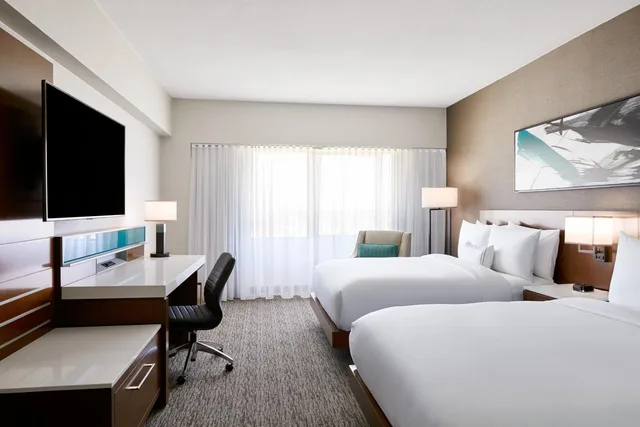 غرفة بسريرين كوين، Delta Hotels Phoenix Mesa 3/7
