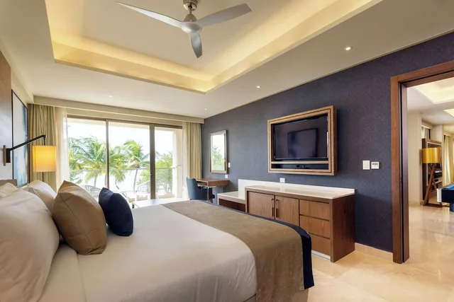2 Bedrooms, Diamond Club, Chairman, Luxury, Suite, 1 King and 2 Queen Beds, Ocean Front, 2 Sofa، Royalton Grenada, an Autograph Collection All-Inclusive Resort 1/7