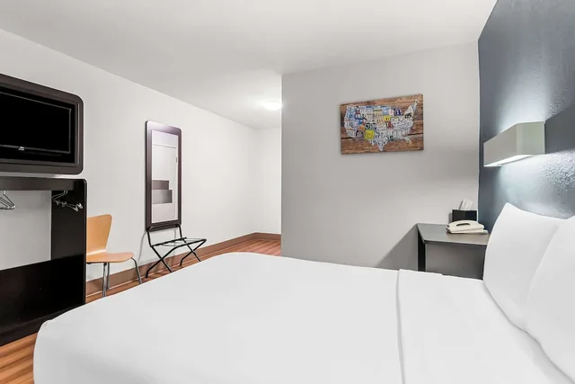Standard, Double Bed, Accessible, Econo Lodge Idaho Falls, ID 9/10