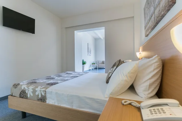 Panoramic, Suite, Queen Bed, Sofa, Outdoor Jetted Tub، City Center Hotel 5/7