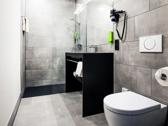 غرفة بسرير مزدوج، RiKu HOTEL Ulm 5/6