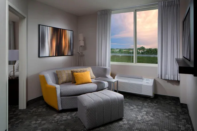 غرفة رباعية بسريرين مزدوجين، Courtyard Miami Dadeland 6/10