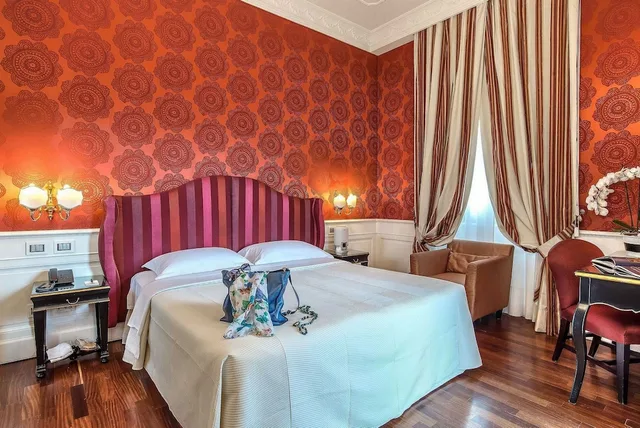 Penthouse, Suite, 1 Queen and 1 Single Bed، Albergo Del Senato 2/3