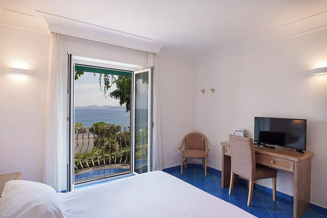 Comfort, Double Bed, Sea View, Continental Mare 1/10
