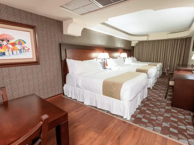غرفة قياسية ثلاثية بسريرين مزدوجين، Plaza San Martin Hotel 4/8