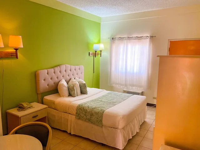 غرفة قياسية بسرير كوين، Point Salines Hotel 3/10