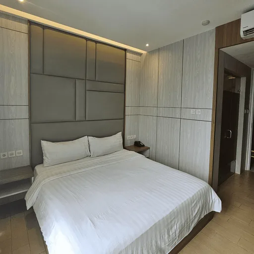 غرفة سوبيريور للمدخنين، Victory Hotel 1/3