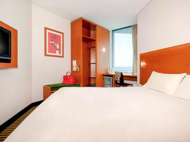 Standard, Queen Bed, ibis Kuwait Salmiya 2/10
