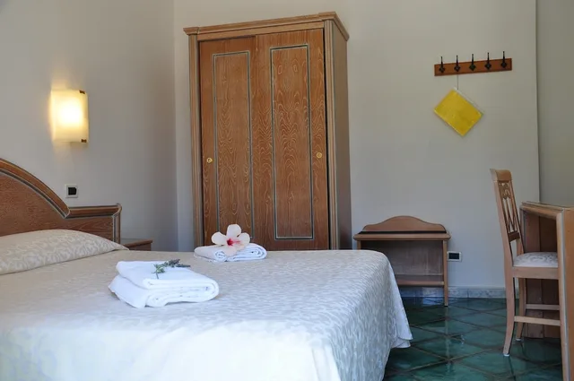 Standard, Double Bed, Hotel La Marticana 2/4