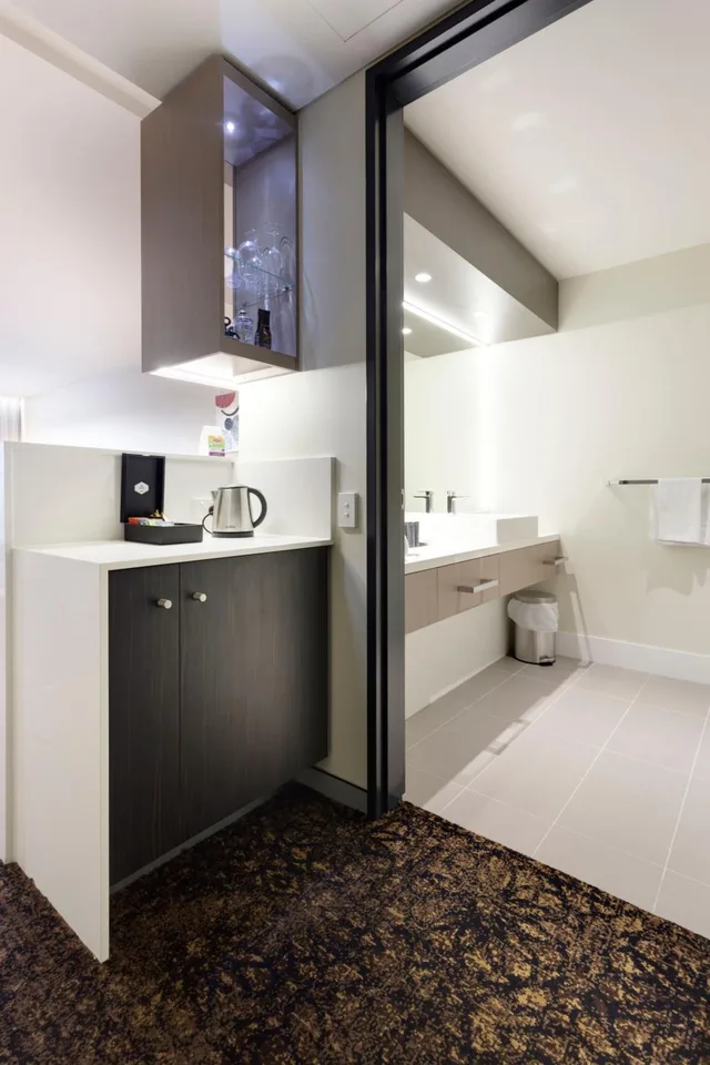 Deluxe, King Bed, CALAMVALE HOTEL SUITES AND CONFERENCE CENTRE 10/10