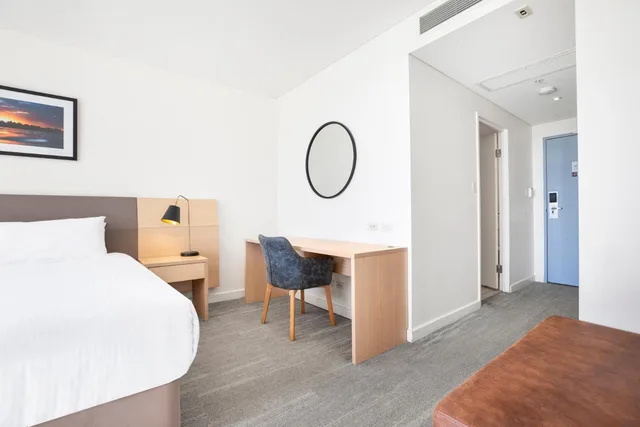 جناح عائلي بسرير كينج مع أريكة، Sage Hotel Wollongong 2/4