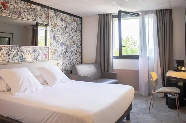 غرفة كومفورت ثلاثية، Brit Hotel Nantes La Beaujoire - L Amandine 2/3