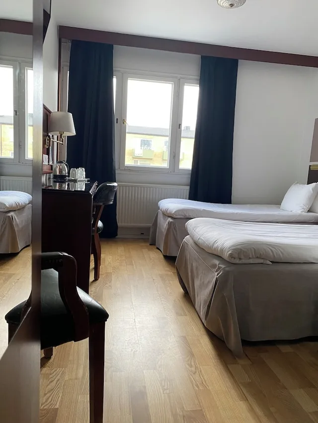 غرفة قياسية بسريرين منفصلين، Hotel Djingis Khan 1/5