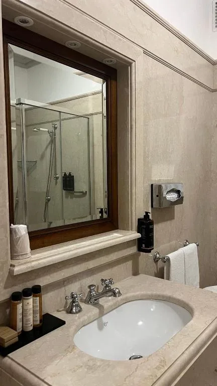غرفة سوبيريور بسرير كينج بإطلالة على المدينة، Vittoria Hotel 8/10