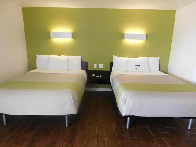 غرفة بسريرين كوين، Motel 6 Monterey Downtown 9/10