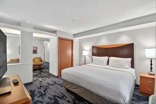 استوديو بسرير كينج مع أريكة لذوي الإعاقة، Fairfield Inn Suites Omaha Downtown 1/5