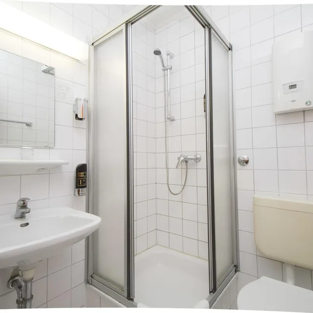 غرفة ثلاثية، Hotel Spreewitz 6/8