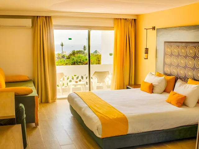 غرفة قياسية، Hamilton Agadir 1/2