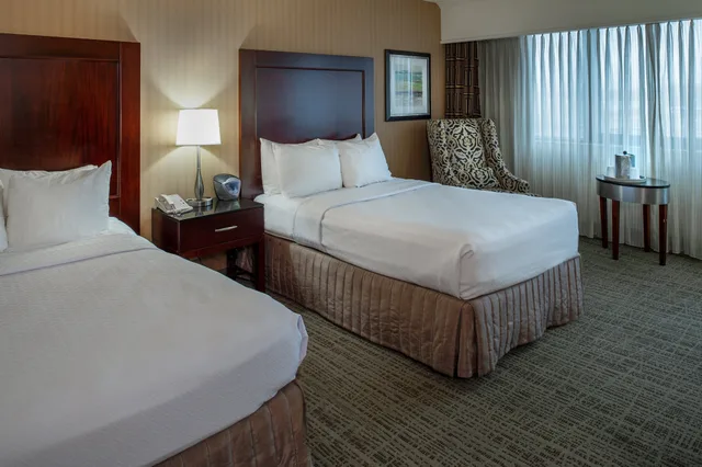 غرفة قياسية بسريرين مزدوجين، Crowne Plaza St. Louis Airport 2/10
