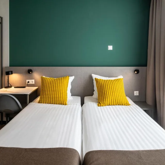 غرفة كبيرة بسريرين منفصلين، Hotel Fogo Amsterdam 3/8