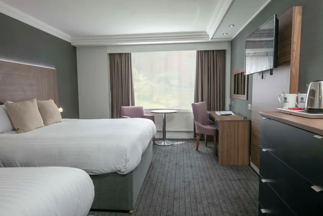 غرفة سوبيريور عائلية، Best Western Plough & Harrow Hotel 2/3
