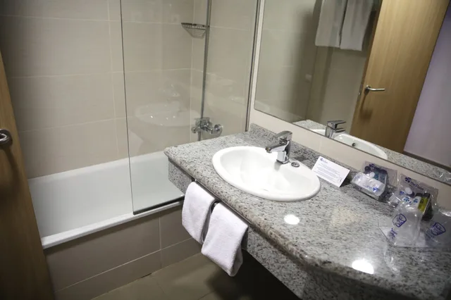 غرفة بسريرين منفصلين بشرفة، Eurosalou Hotel 10/10