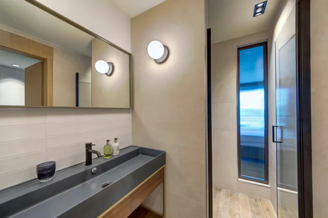 غرفة ديلوكس بسرير مزدوج أو سريرين منفصلين بإطلالة على البحر، Land's End Boutique Hotel 4/4