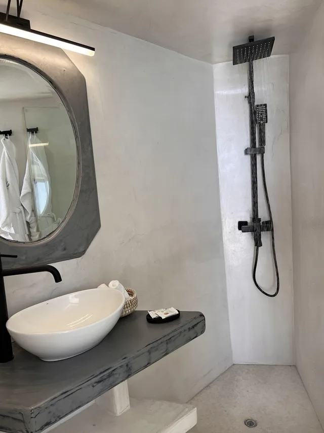 Junior Suite, Caldera View, Jetted Tub، Iliovasilema Suites 2/2