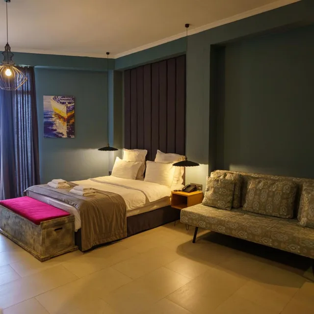 غرفة سوبيريور بسرير كينج، Boulevardside Batumi 4/5