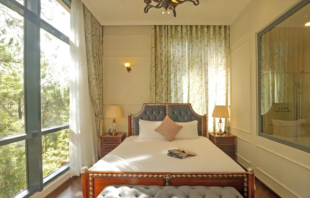 3 Bedrooms, Master, Large, 3 Queen Beds، Dalat Edensee Lake Resort and Spa 1/3