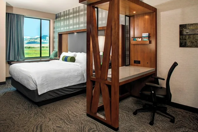 جناح بسرير كينج مع أريكة، Springhill Suites Bozeman 2/4