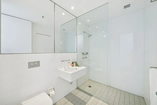 3 Bedrooms, Villa, King Bed, Queen and Twin Beds, Ocean View, ULTIQA Air on Broadbeach 9/9