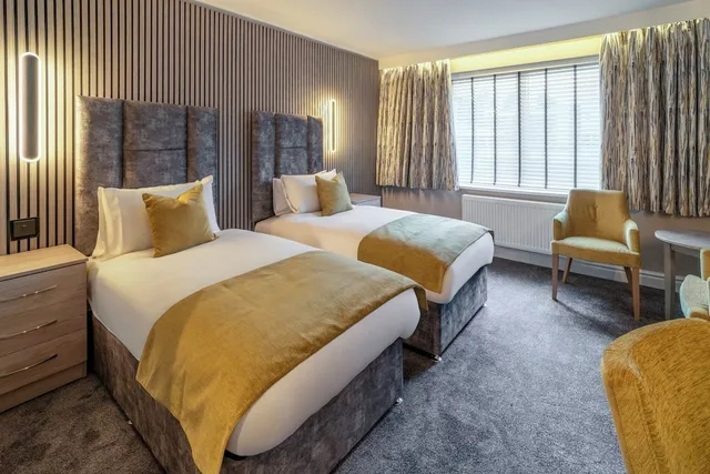 غرفة تنفيذية بسريرين منفصلين، Daresbury Park Hotel 1/6