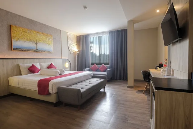 غرفة تنفيذية بسرير مزدوج، Front One Gosyen Hotel Salatiga 1/8