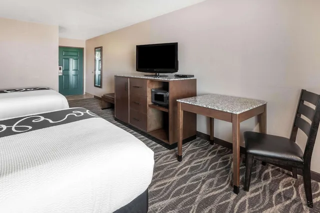 غرفة بسريرين كوين، La Quinta Inn & Suites by Wyndham Belgrade - Bozeman Airport 4/5