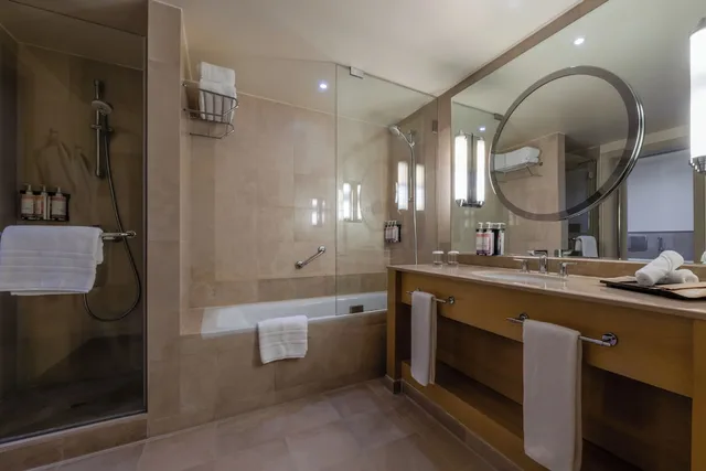 جناح ديلوكس بسرير كينج، Movenpick Hotel Beirut 5/6