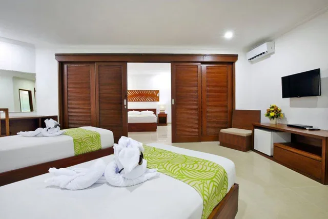 غرفة عائلية بسرير مزدوج وسرير فردي، DEWI SRI HOTEL 4/7