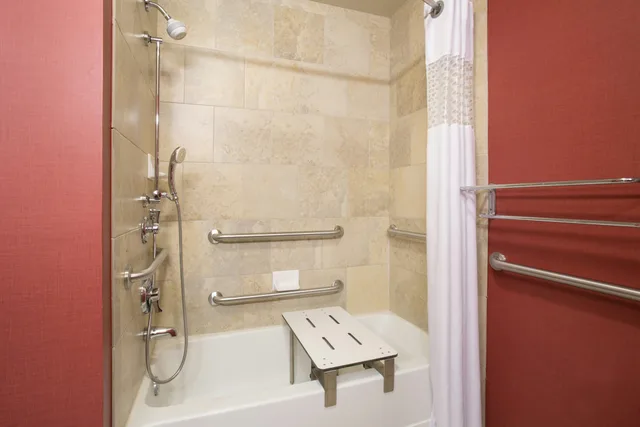 غرفة بسريرين كوين لذوي الإعاقة، Hampton Inn Siloam Springs 4/5