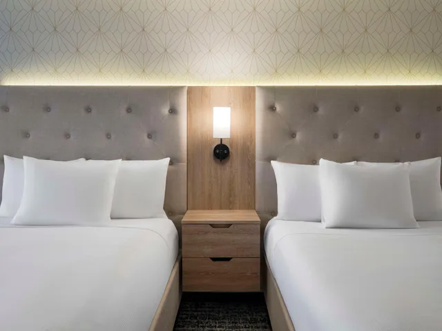 غرفة بسريرين مزدوجين مع أريكة، Hyatt Place Kansas City/Overland Park/Metcalf 3/6