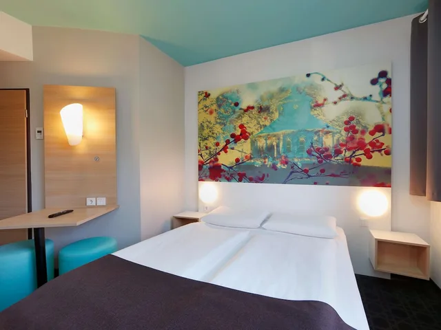 غرفة رباعية بسرير كوين وسرير بطابقين، B&B HOTEL Potsdam 6/7