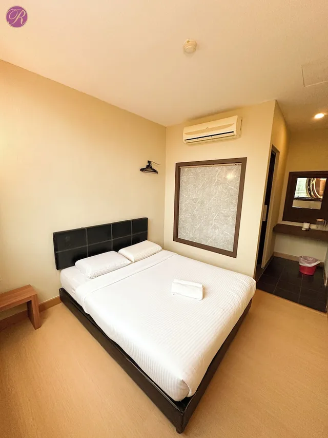 غرفة ديلوكس بسرير كوين، Remember Hotel Batu Pahat 2/7
