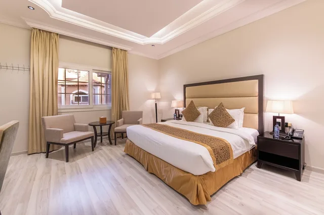 فيلا ديلوكس بسرير كينج وسريرين فرديين بـ3 غرف نوم، منتجع واحة ميرال الطائف(Meral Oasis Resort Taif) 3/10