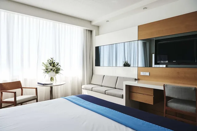Executive, King Bed, Ocean View, The Ville Resort - Casino 2/3