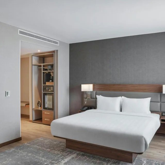 غرفة كبيرة بسرير كينج بإطلالة على المدينة، Ac Hotel By Marriott Saltillo 2/8