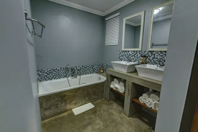 Family, 6 Beds, 2 Double Beds, Naankuse Lodge 6/8