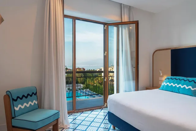غرفة سوبيريور بسرير مزدوج أو سريرين منفصلين بشرفة، Grand Hotel Flora Sorrento 5/10