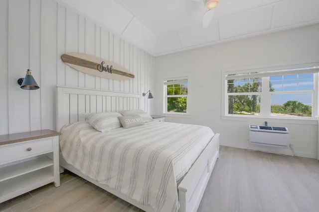 Deluxe, Studio, King Bed, Beach Front, Ocean View، On the Beach Casey Key 1/6