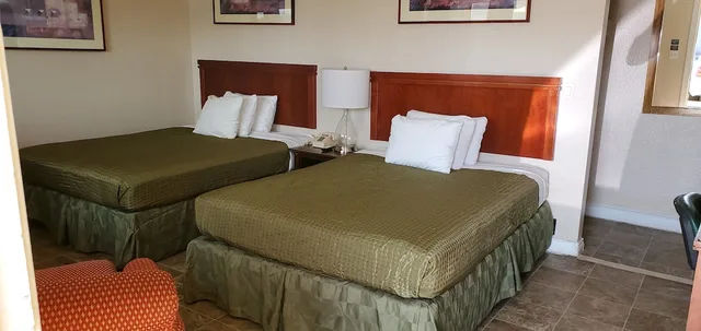 Deluxe, 2 Queen Beds, Travel Inn 2/5